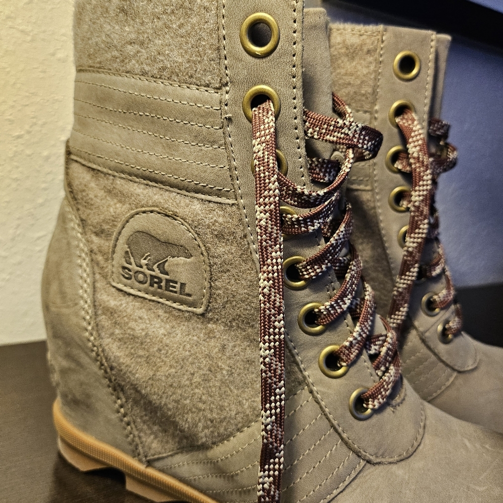 Sorel Joan of Arctic snow winter wedge Lexi wedge